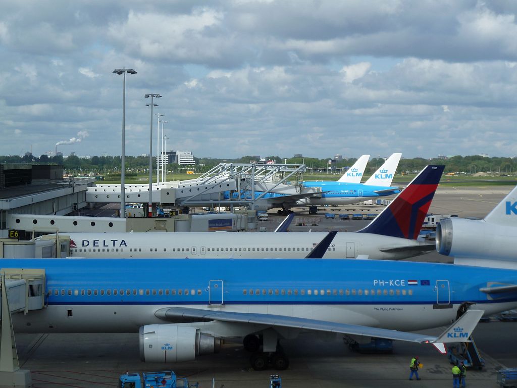E-Pier - PH-KCE McDonnell Douglas MD-11 - Amsterdam